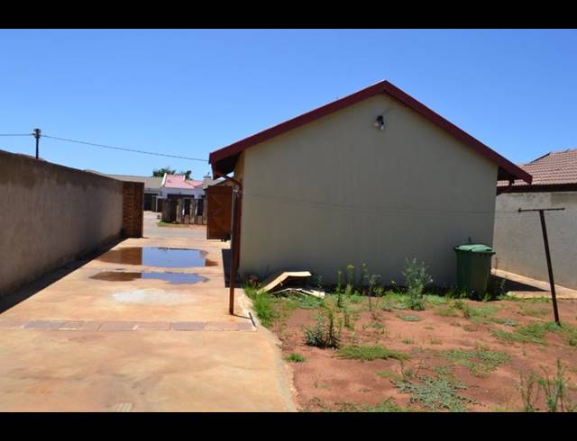 2 BEDROOM PROPERTY TO RENT IN PROTEA GLEN EXT